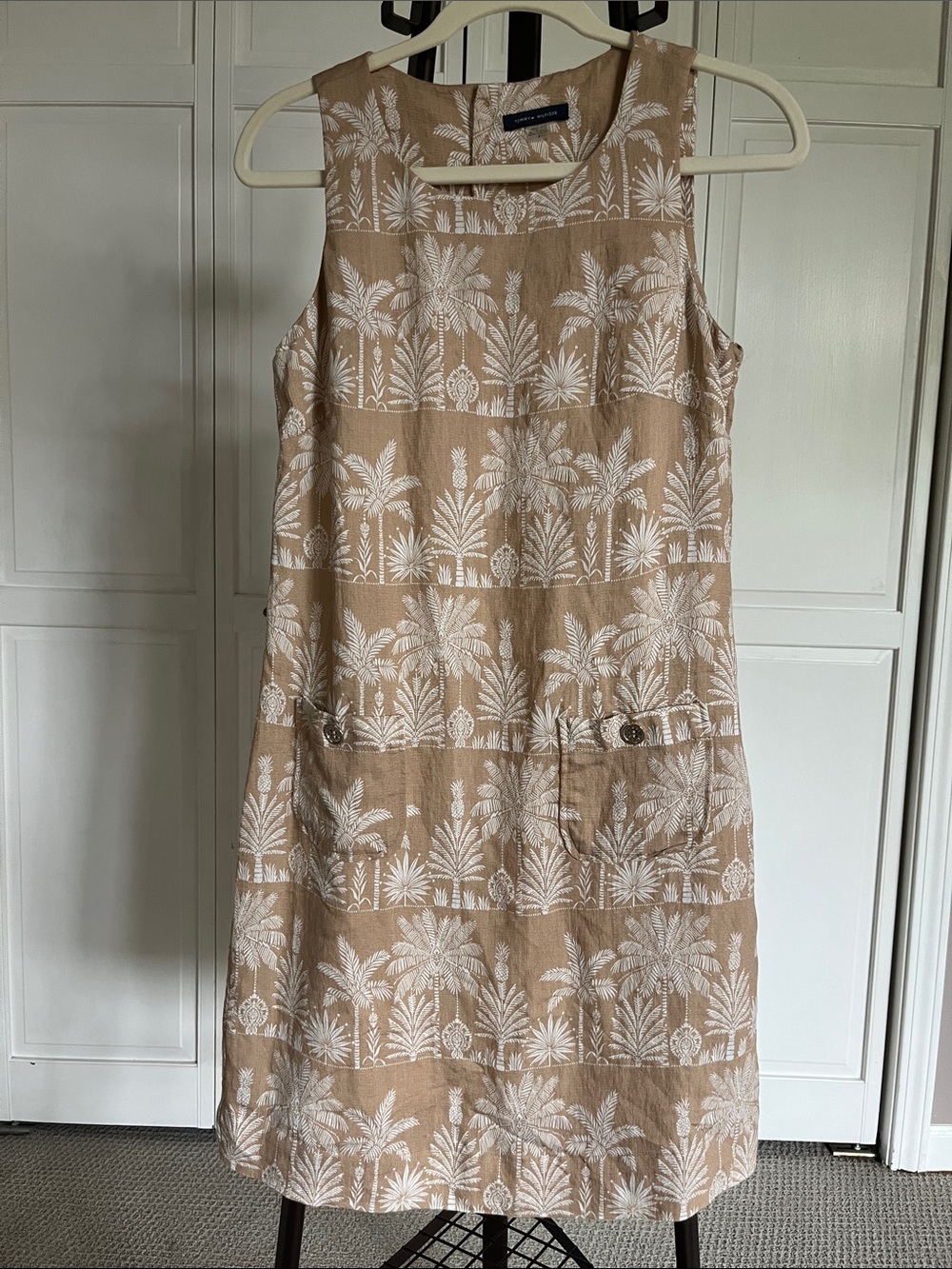 Tommy Hilfiger Tan & White Tropical Print Sleeveless Shift Dress